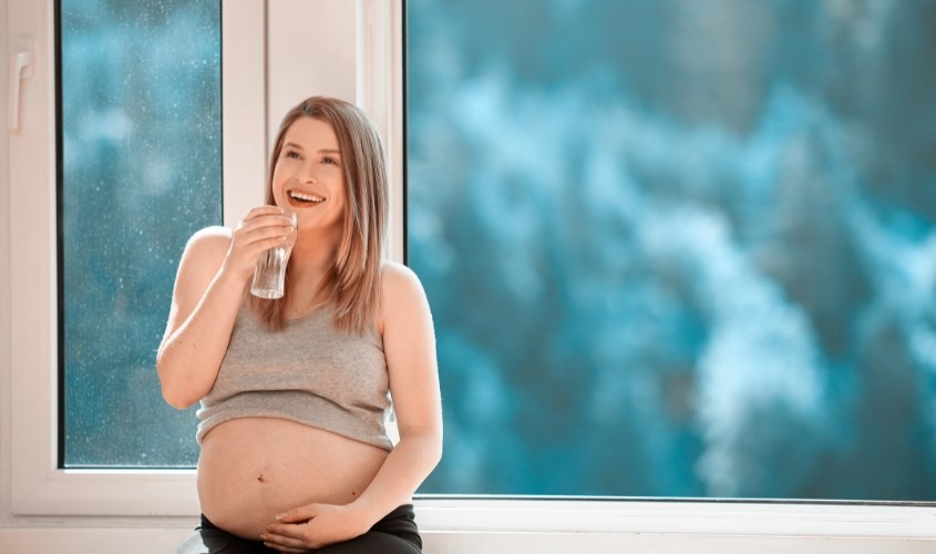 Khi mang thai mẹ cũng lưu ý những loại nước cần bổ sung