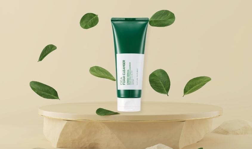 Sữa rửa mặt chiết xuất keo ong và rau má Nature Republic Green Derma 150ml