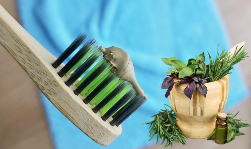 Nên chọn mua những sản phẩm kem đánh răng có nguồn gốc thiên nhiên