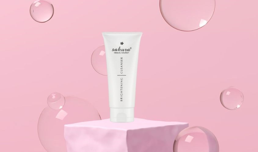 Sữa rửa mặt Sakura Brightening Cleanser