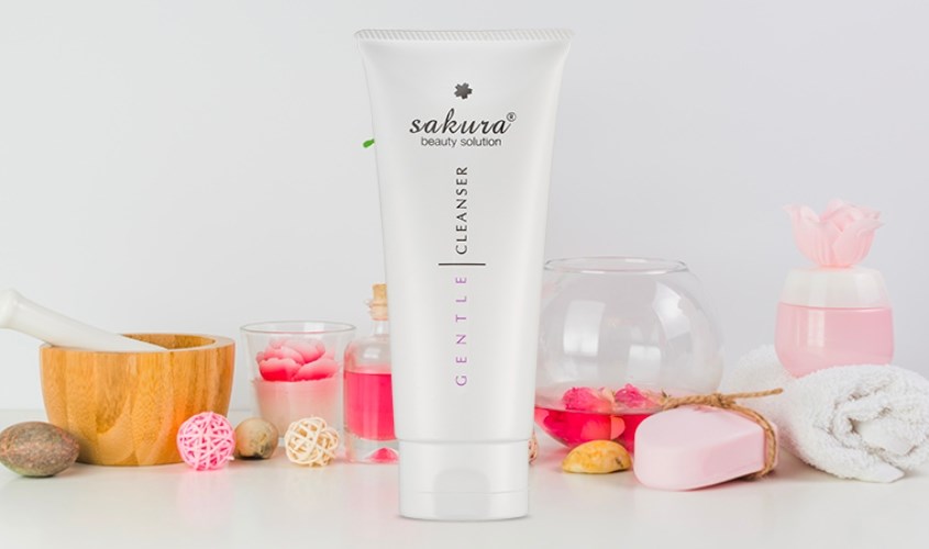 Sữa rửa mặt Sakura Brightening Cleanser