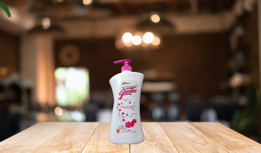 Sữa tắm Familiar Cherry Blossom Fragrance Body Wash thơm phức
