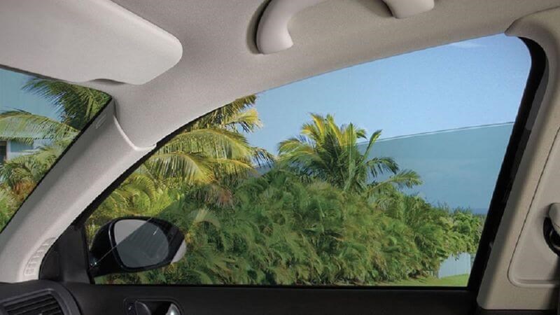 Mở cửa sổ giúp thông thoáng khí có thể tránh say xe