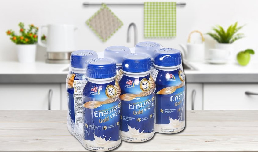 Lốc 6 chai sữa bột pha sẵn Ensure Gold Vigor hương vani 237 ml