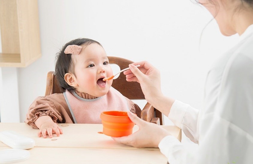 Thìa ăn dặm Richell