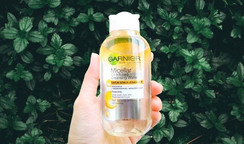 Garnier SkinActive Micellar Cleansing Water oil