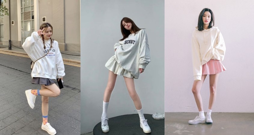 Phối giày trắng cùng áo hoodie/sweater và chân váy tennis