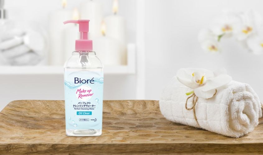 Biore Perfect Cleansing Water Oil Clear