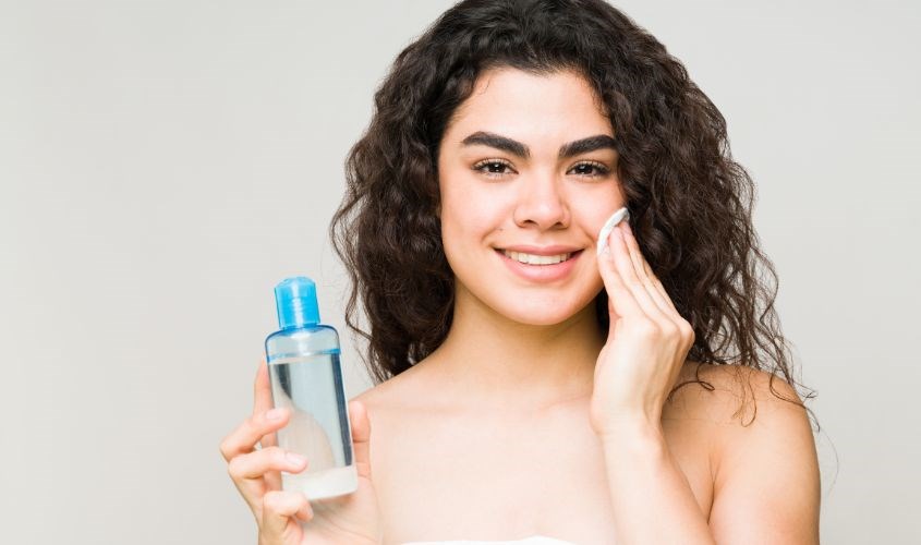 Tẩy trang là bước quan trọng để bạn sở hữu một làn da khỏe đẹp