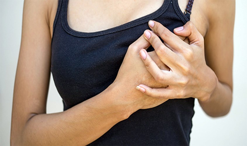 Không nên xoa nắn đầu vú quá mức