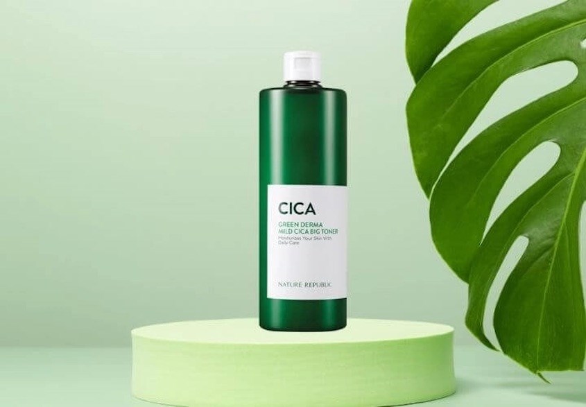 Toner cấp ẩm làm dịu da Nature Republic Green Derma Mild Cica chiết xuất Rau Má và Keo Ong 500 ml