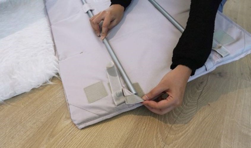 Đặt sắt dưới tấm đệm