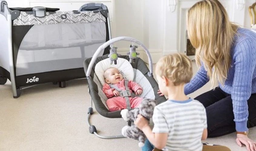 Giường cũi Joie làm từ chất liệu đảm bảo an toàn cho bé