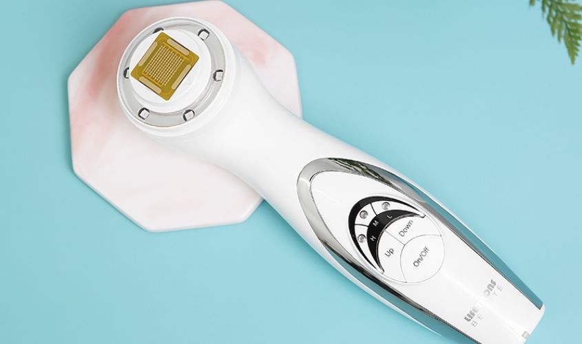 Máy massage nâng cơ và tái tạo da chuyên sâu Lifetrons RF-700
