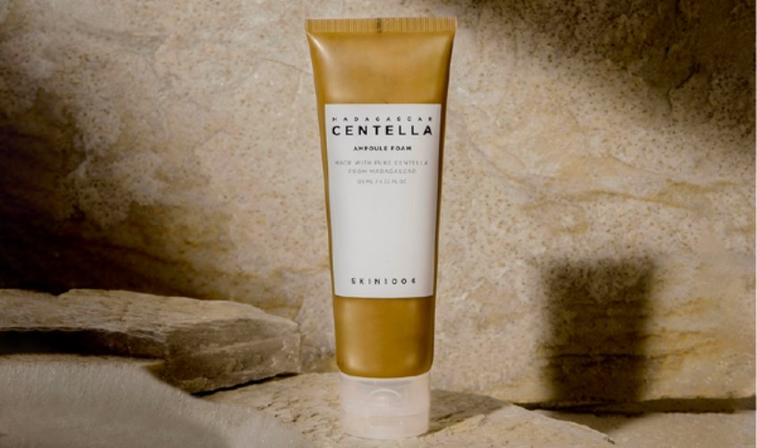 Sữa rửa mặt chiết xuất Rau Má Skin1004 Madagascar Centella Ampoule Foam 125 ml 