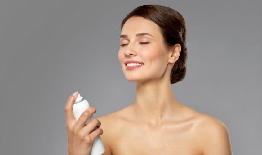 Xịt khoáng có tác dụng cân bằng và làm dịu làn da nhạy cảm Xịt khoáng có tác dụng cân bằng và làm dịu làn da nhạy cảm