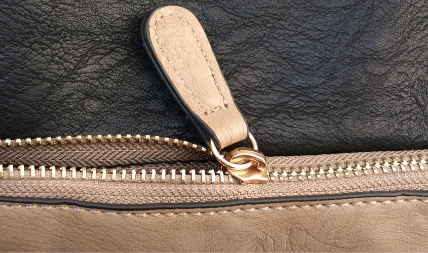 Dây kéo kim loại hay còn gọi là metal zipper