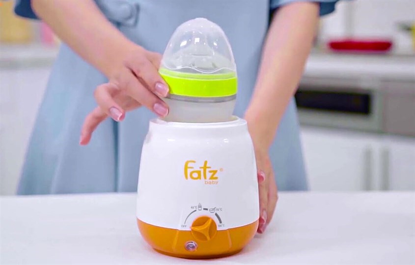 Máy hâm sữa Fatzbaby giúp hâm nóng nước pha sữa