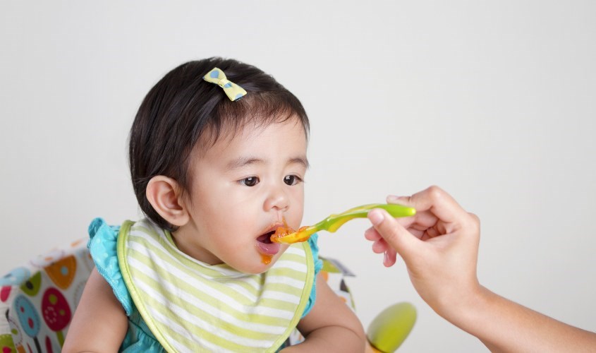 Cách dùng hạt nêm đúng liều lượng khoa học cho bé dưới 1 tuổi Cách dùng hạt nêm đúng liều lượng khoa học cho bé dưới 1 tuổi