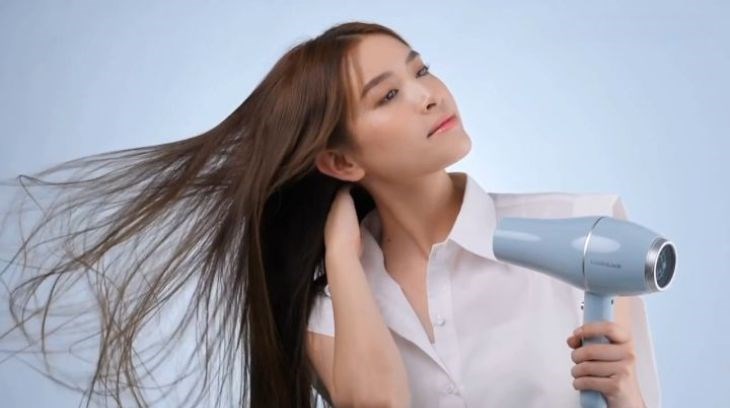 Máy sấy tóc Lock&Lock phù hợp với tất cả mọi người có nhu cầu làm khô tóc nhanh chóng và tiết kiệm thời gian