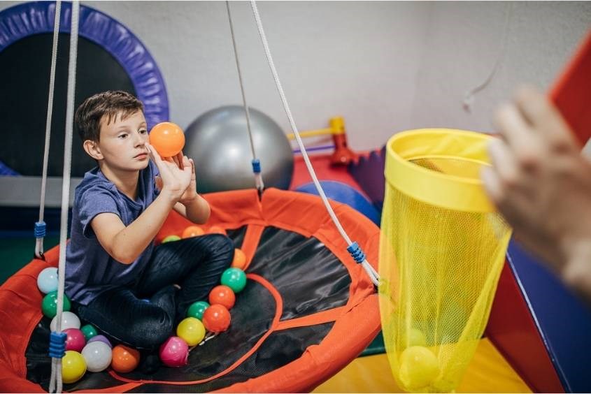 Trò chơi ném bóng vào rổ 