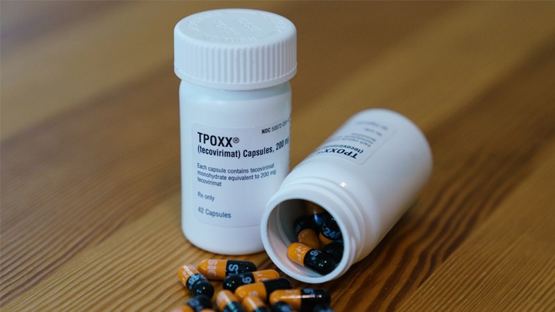 Tecovirimat (còn được gọi là TPOXX hoặc ST-246) được FDA chấp thuận để điều trị bệnh đậu mùa ở người