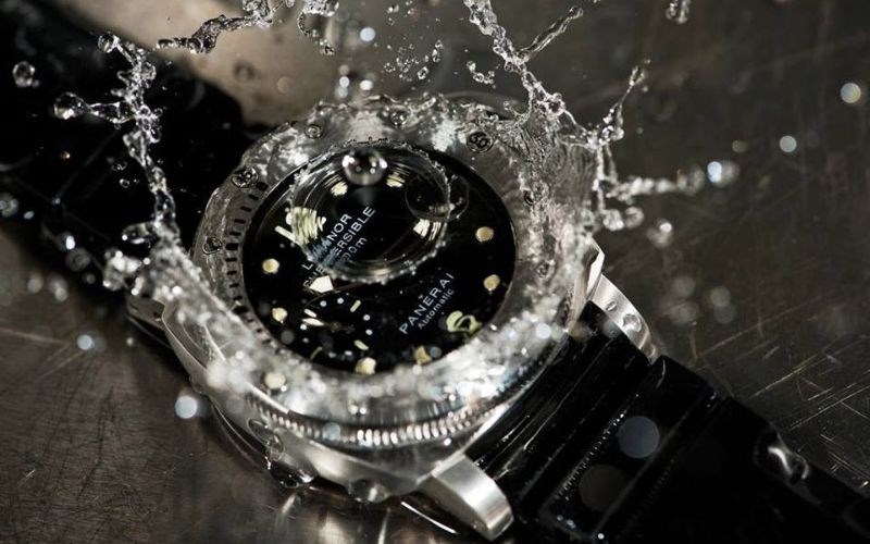 Đồng hồ bị đơ do vô nước là tình trạng xảy ra khá thường xuyên