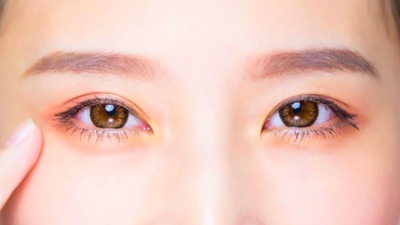 Ăn lá hẹ tốt cho mắt vì chúng chứa các carotenoid như lutein và zeaxanthin