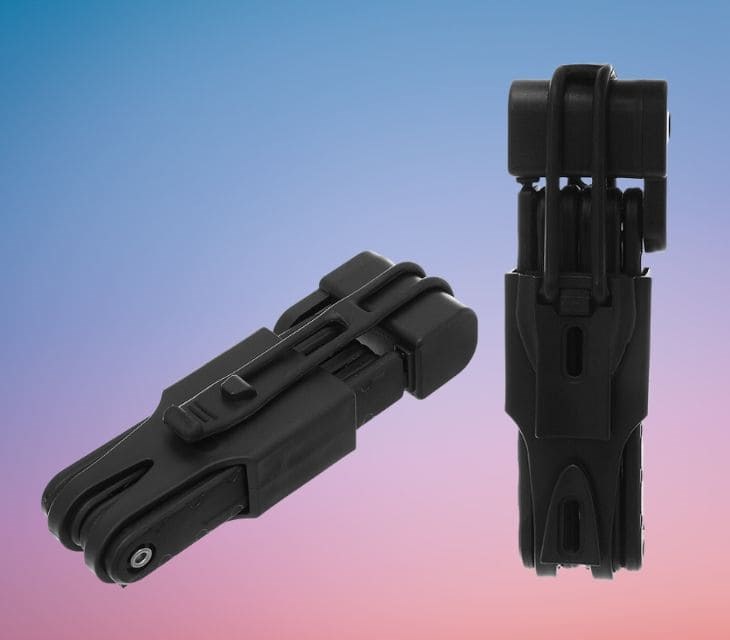 Khoá dây xe đạp DeBestar 508 Đen sử dụng lõi sợi thép chắc chắn cùng vỏ nhựa bọc bên ngoài gia tăng sự bền bỉ cho sản phẩm