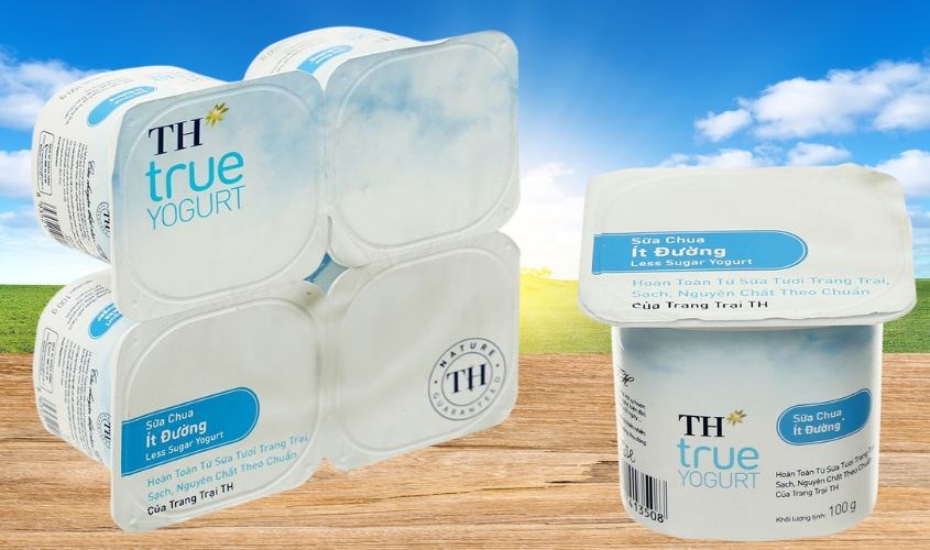 Lốc 4 hộp sữa chua ít đường TH true YOGURT 100g