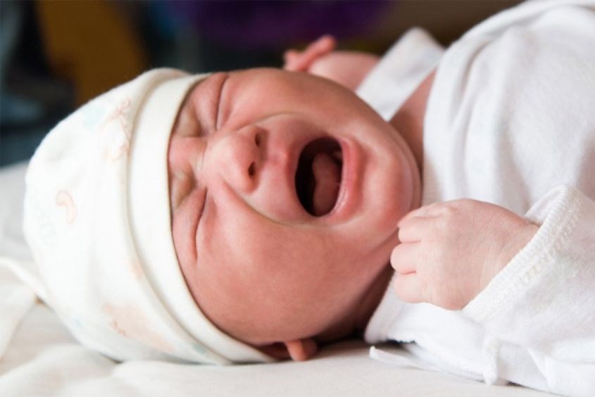 Sốt co giật ở trẻ em khiến trẻ mệt mỏi