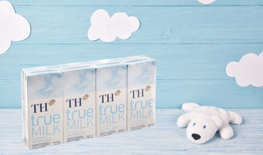 Lốc 4 hộp sữa tươi TH true MILK không đường 180 ml