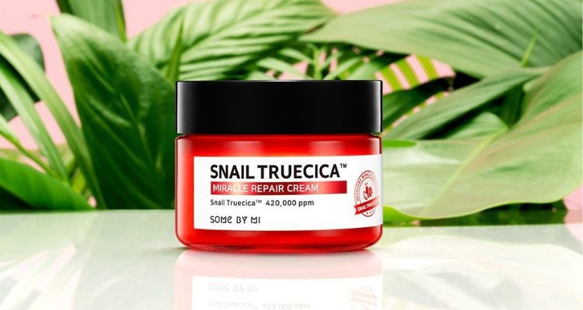  Kem dưỡng phục hồi da mờ thâm sẹo chiết xuất Ốc Sên Some By Mi Truecica Miracle Repair 60g giúp khóa ẩm sau khi thoa serum