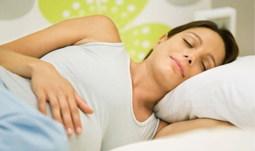 Tạo thói quen ngủ sớm cho mẹ 