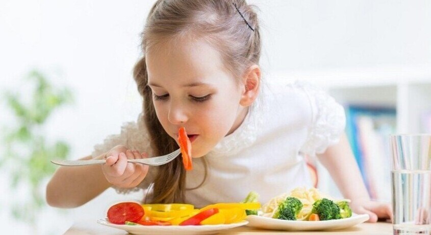 Khuyến khích trẻ ăn nhiều thực phẩm bổ dưỡng