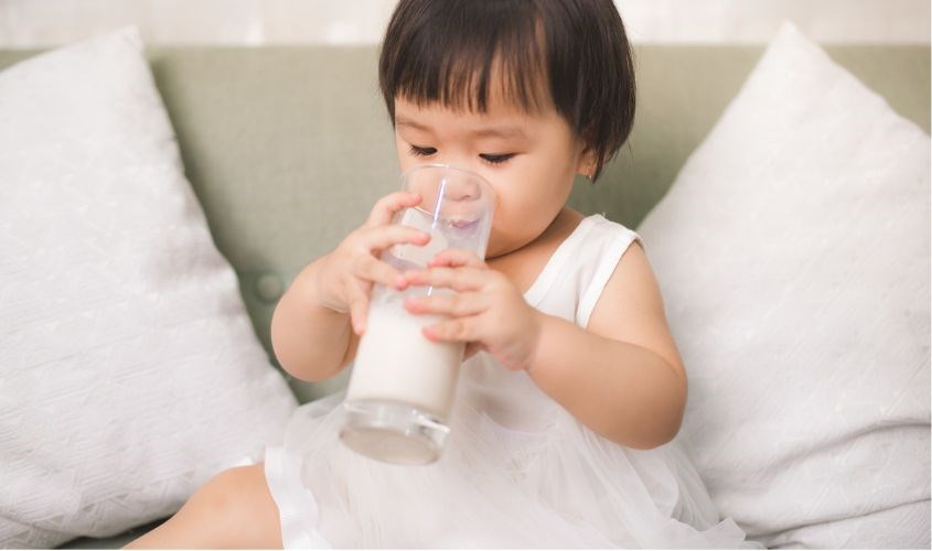 Sữa tươi dạng bột A2 của Úc khuyến cáo dành cho bé từ đủ 2 tuổi trở lên. Sữa tươi dạng bột A2 của Úc khuyến cáo dành cho bé từ đủ 2 tuổi trở lên.