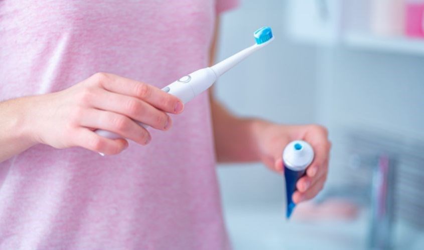 Bàn chải điện Brushie dùng để đánh răng