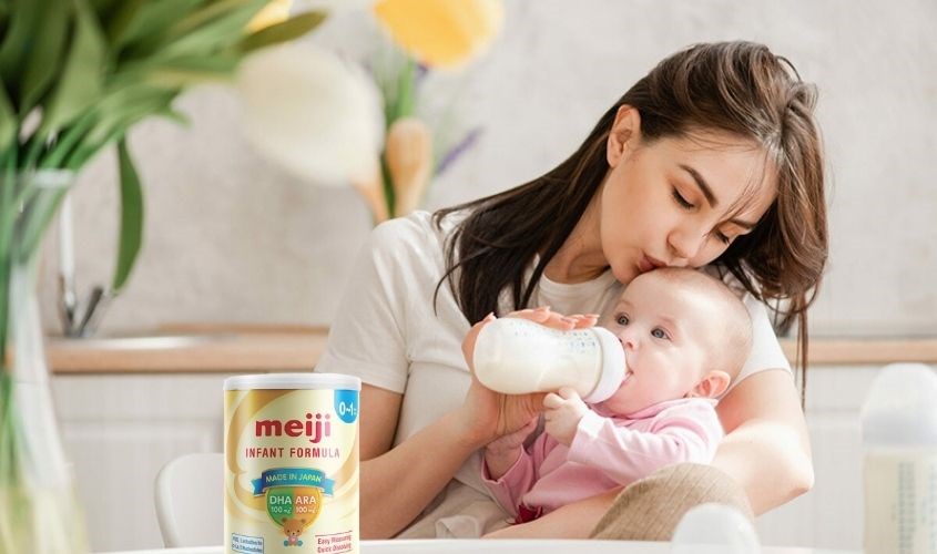 Loại sữa bột có tính mát, giàu chất xơ, ít hoặc không chứa đường lactose nên được ưu tiên.