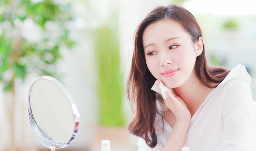 Hương thơm tự nhiên người dùng không bị khó chịu khi tẩy trang