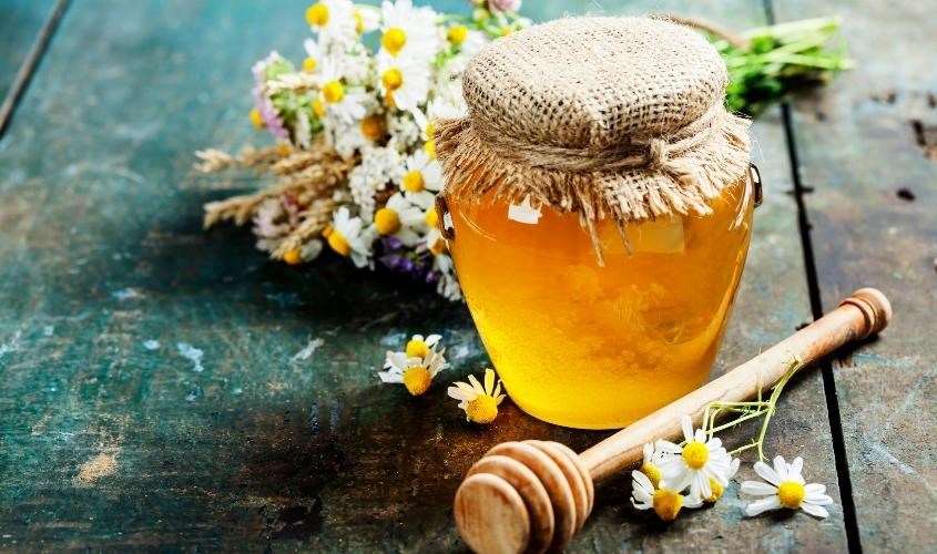 Mật hoa có trong mật ong khiến mật ong bị đóng đường