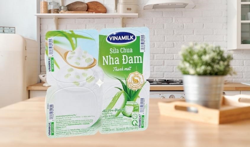 Lốc 4 hộp sữa chua trái cây Vinamilk vị nha đam 100g