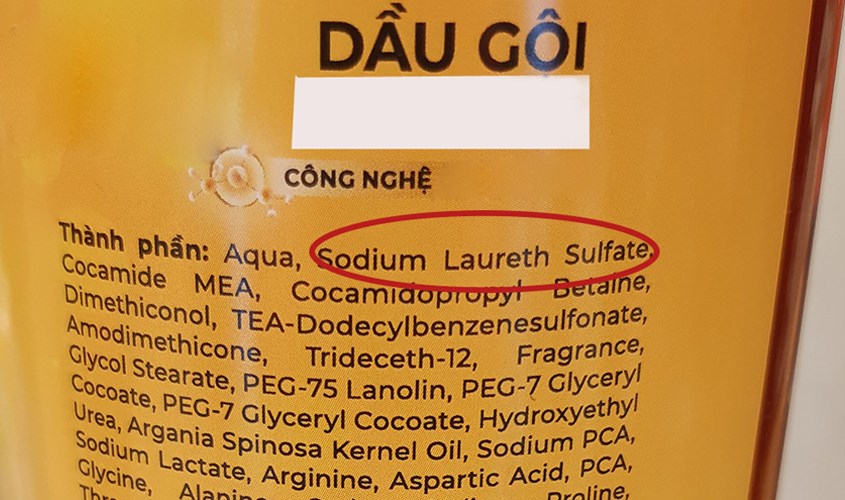 Sodium Lauryl Sulfate lấy đi lớp dầu tự nhiên trên tóc và da đầu