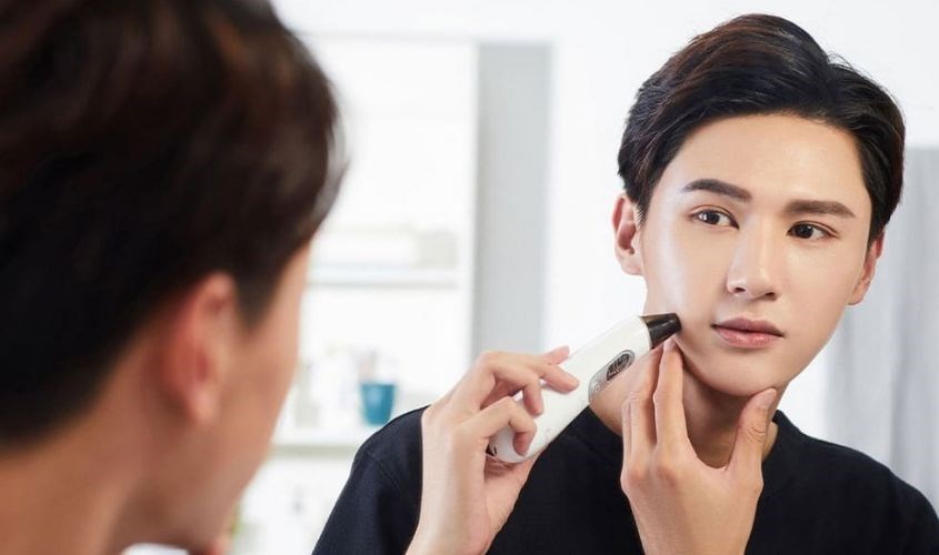 Không nên để máy hút mụn quá lâu trên một vùng da Không nên để máy hút mụn quá lâu trên một vùng da