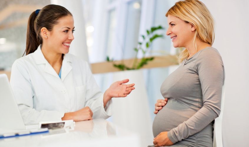 Sôi bụng ở mẹ bầu là hiện tượng bình thường, trừ khi đi kèm sốt nôn, tiêu chảy, đau bụng...