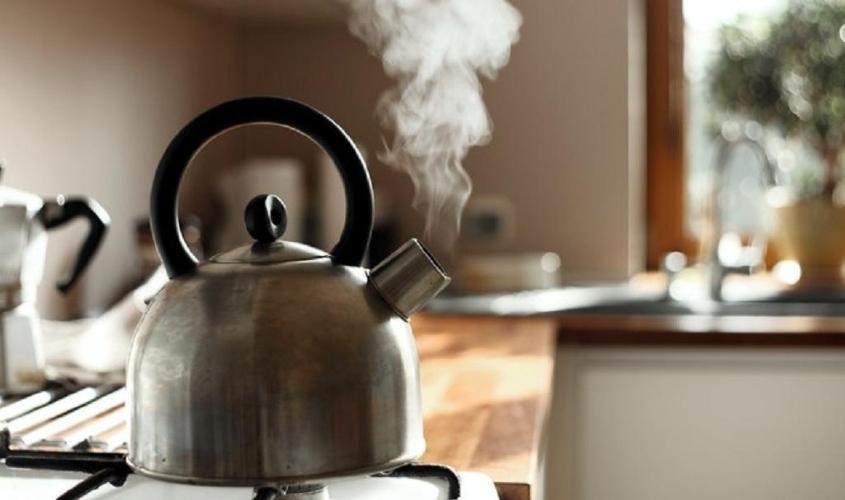 Đun sôi nước khoảng 5 phút