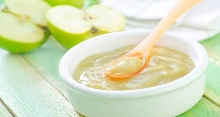 Khuấy đều tay để bột nở hoàn toàn