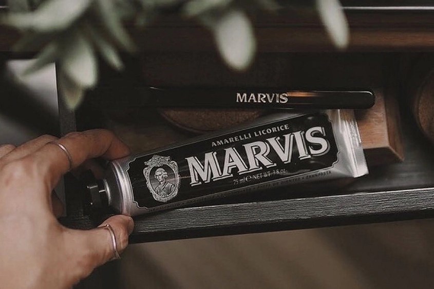 Kem đánh răng Marvis Amarelli Mint phù hợp với người có thói quen hút thuốc