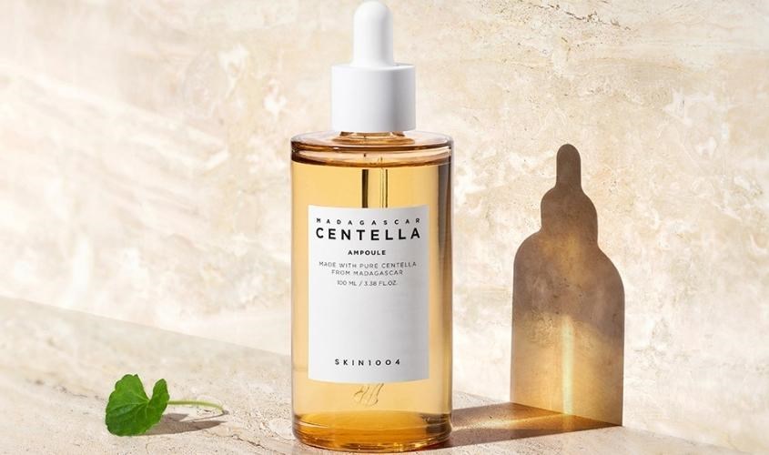 Tinh chất dưỡng ẩm và phục hồi da chiết xuất Rau Má Skin1004 Madagascar Centella Ampoule 55 ml