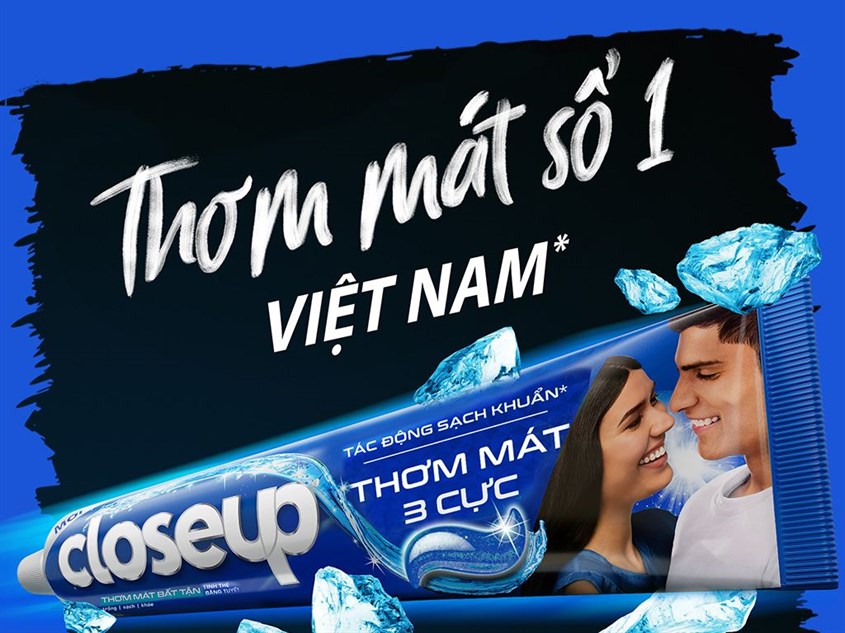 Kem đánh răng từ 6 tuổi Closeup tinh thể băng tuyết hương thơm mát 230g