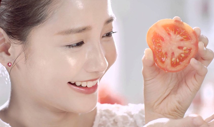Mặt nạ cà chua sữa tươi giàu vitamin A, C giúp dưỡng trắng da hiệu quả Mặt nạ cà chua sữa tươi giàu vitamin A, C giúp dưỡng trắng da hiệu quả